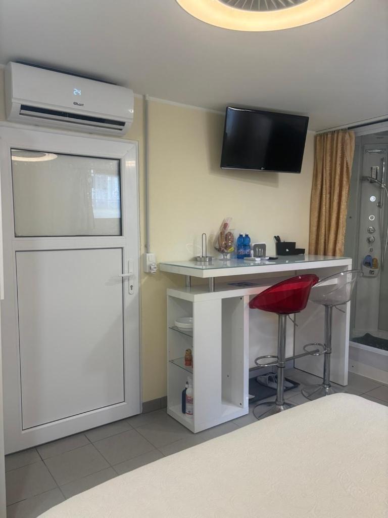 Small Apartments In Lamone Екстериор снимка