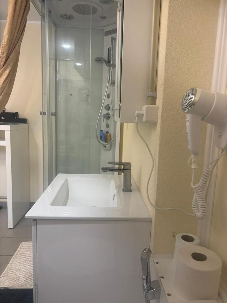 Small Apartments In Lamone Екстериор снимка
